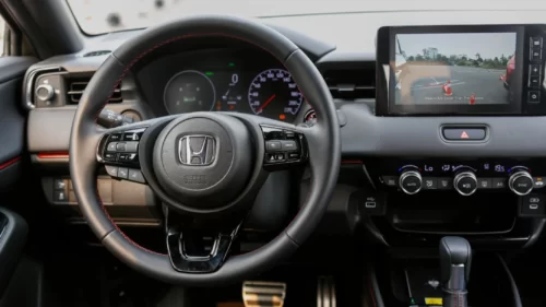 Không gian ghế lái Honda HR-V e:HEV RS 2025