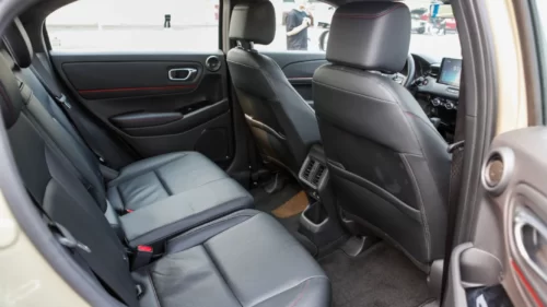 Không gian hàng ghế sau Honda HR-V e:HEV RS 2025