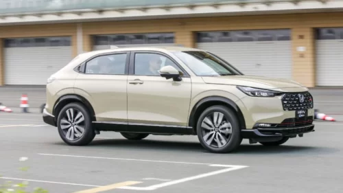 Thiết kế thân xe Honda HR-V e:HEV RS 2025