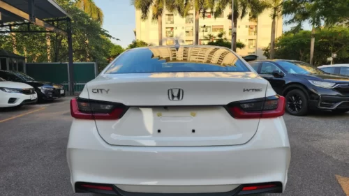 Đuôi xe Honda City G 2024