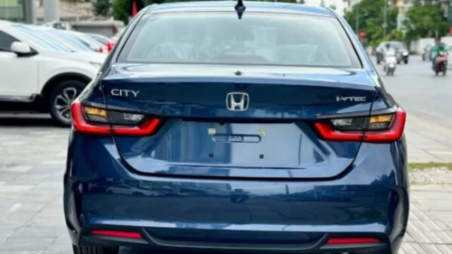 Đuôi xe Honda City L