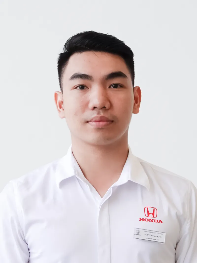 Cố vấn dịch vụ Nguyễn Văn Huân