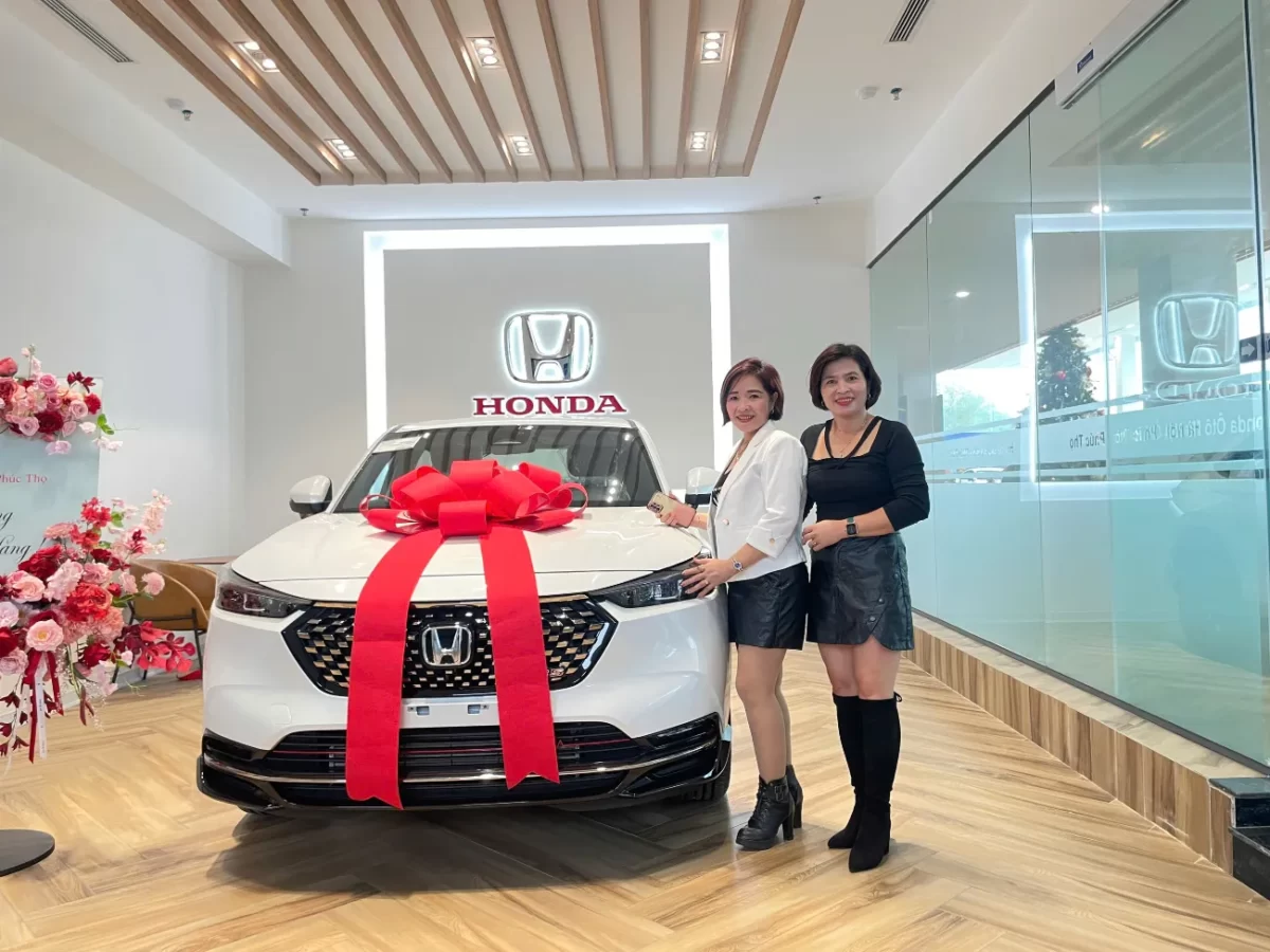 Lễ bàn giao xe HR-V trắng