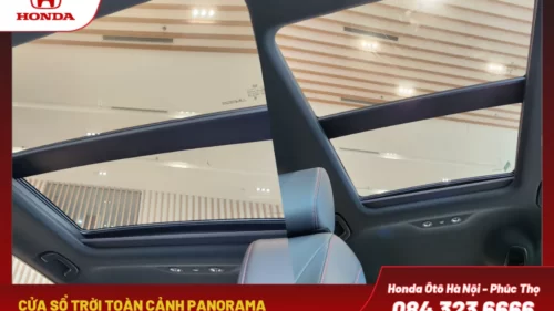 Cửa sổ trời toàn cảnh Panorama có thể đóng/mở dễ dàng bằng nút bấm, cho phép bạn điều chỉnh ánh sáng và không khí trong xe theo ý muốn.