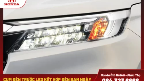 Cụm đèn trước cả hai phiên bản đều được trang bị đèn LED cho chiếu xa và chiếu gần, kết hợp đèn ban ngày LED hiện đại. Giúp tăng hiệu suất chiếu sáng tối ưu và tăng tính thẩm mỹ.