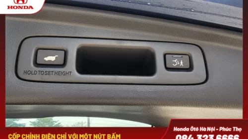 Cốp chỉnh điện mang đến sự tiện lợi tối đa khi bạn cần chất dỡ hành lý. Chỉ với một nút bấm, cốp xe sẽ tự động đóng/mở một cách nhẹ nhàng, êm ái.