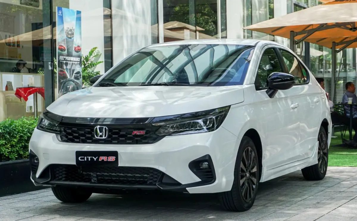 Honda City RS màu trắng