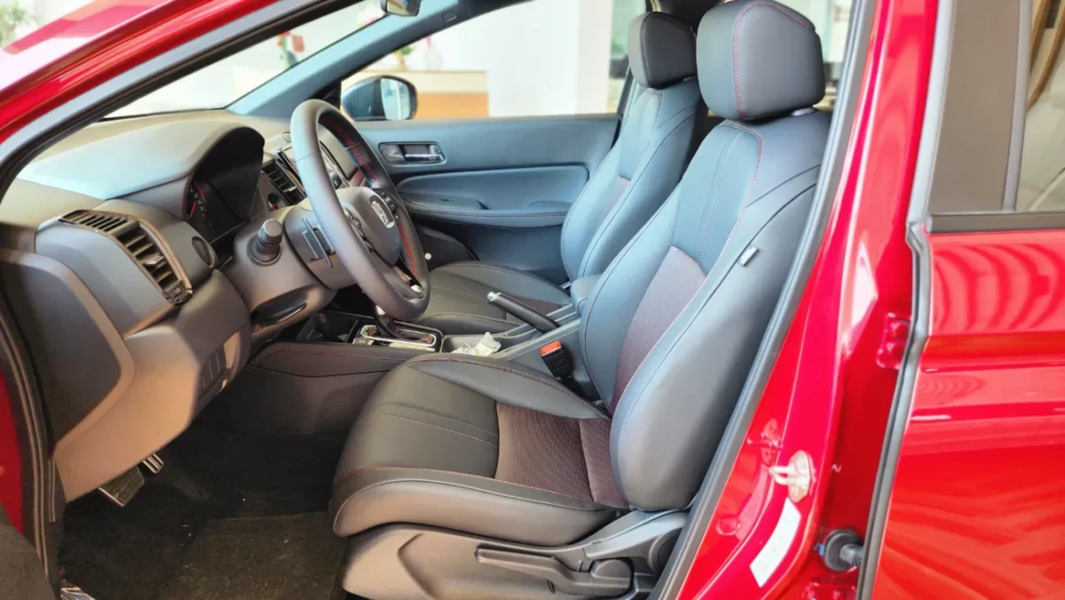 Hàng ghế lái honda city rs 2025