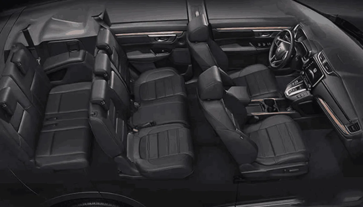 Khoang hành lý của CR-V 2025 có dung tích lớn, đáp ứng nhu cầu chứa đồ cho cả gia đình.