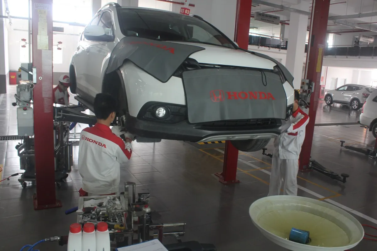 Thay dầu và lọc dầu định kỳ bảo vệ động cơ Honda HR-V (Ảnh: sưu tầm internet).