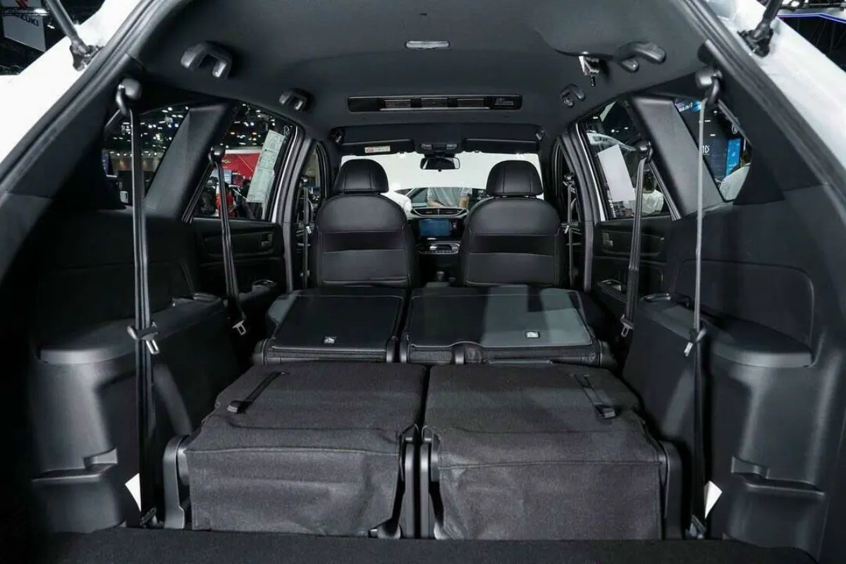 Khoang hành lý Honda BR-V màu đen