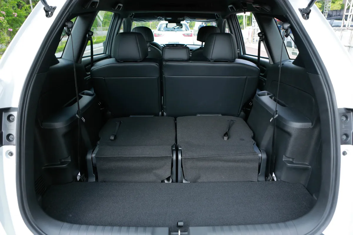 Khoang hành lý Honda BR-V - Dung tích lớn, dễ mở rộng khi gập hàng ghế thứ ba, đáp ứng nhu cầu chở đồ.