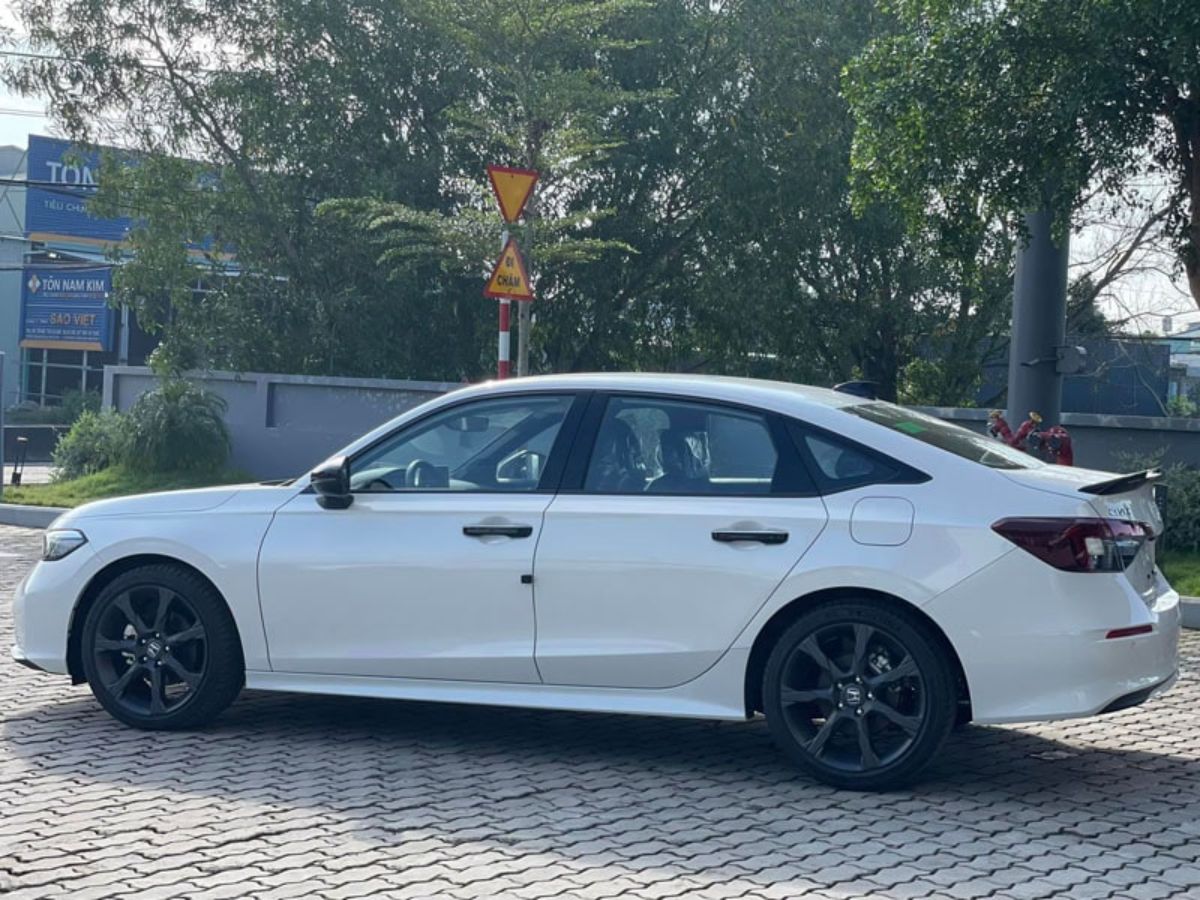 Honda Civic mang phong cách fastback thể thao