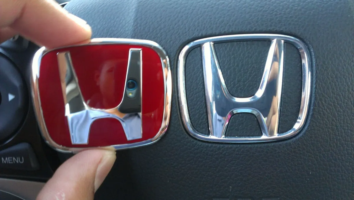 Khi nào nên thay logo Honda Civic?