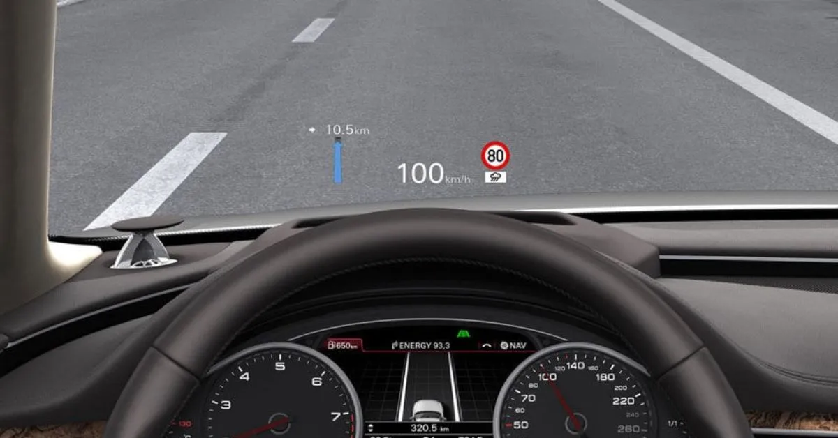 Lái xe nhàn nhã và tập trung hơn với sự hỗ trợ của HUD.