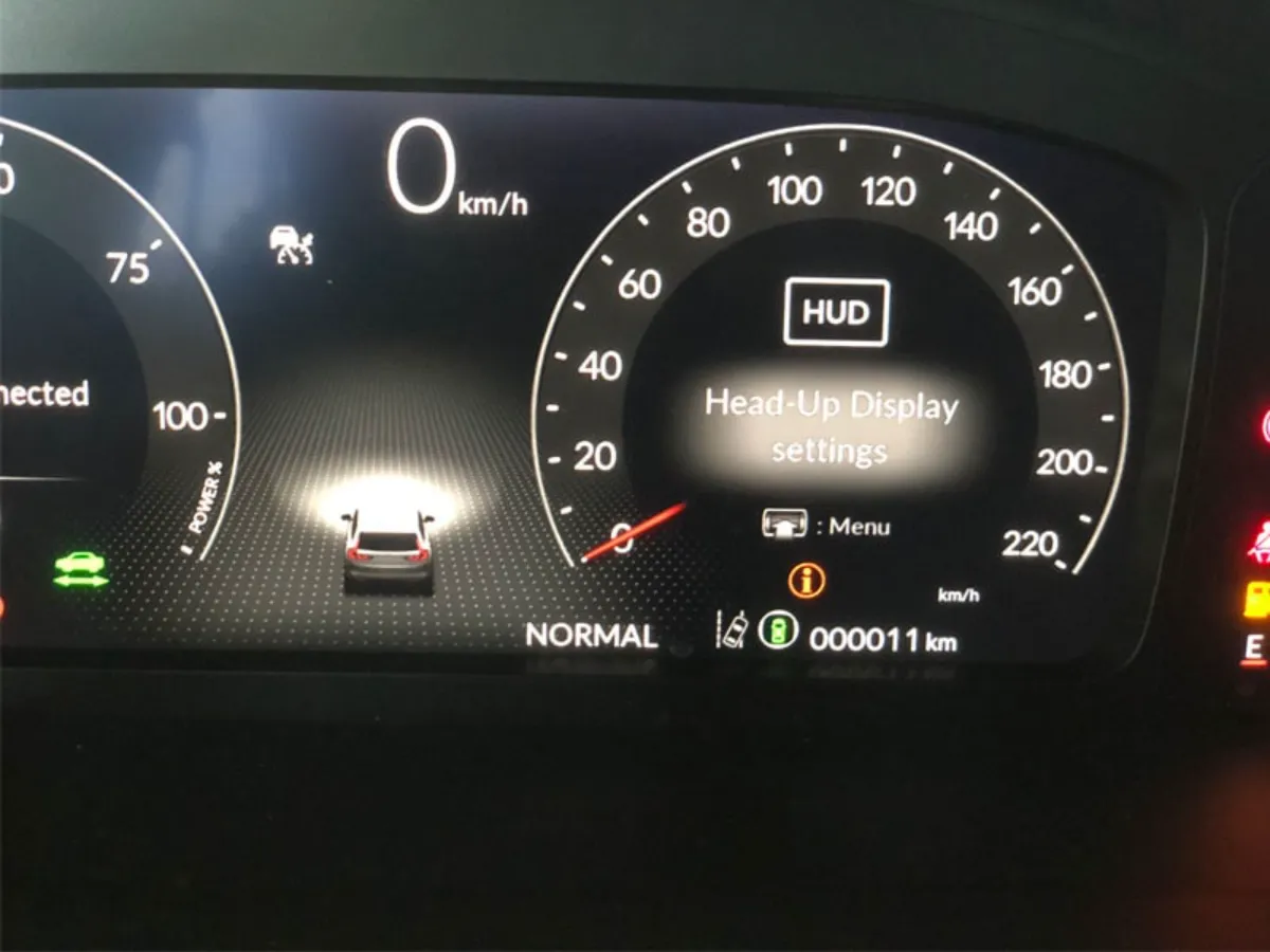 HUD trên các dòng xe Honda cao cấp được tích hợp đồng bộ, mang lại sự sang trọng và tiện nghi.