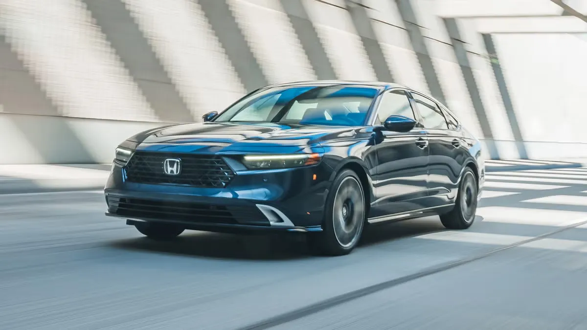 Giá bán Honda Accord Hybrid