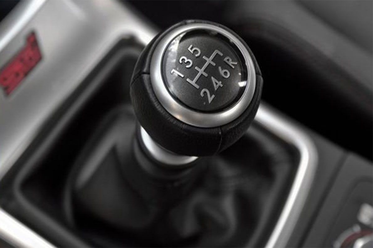 Với xe số sàn (MT)