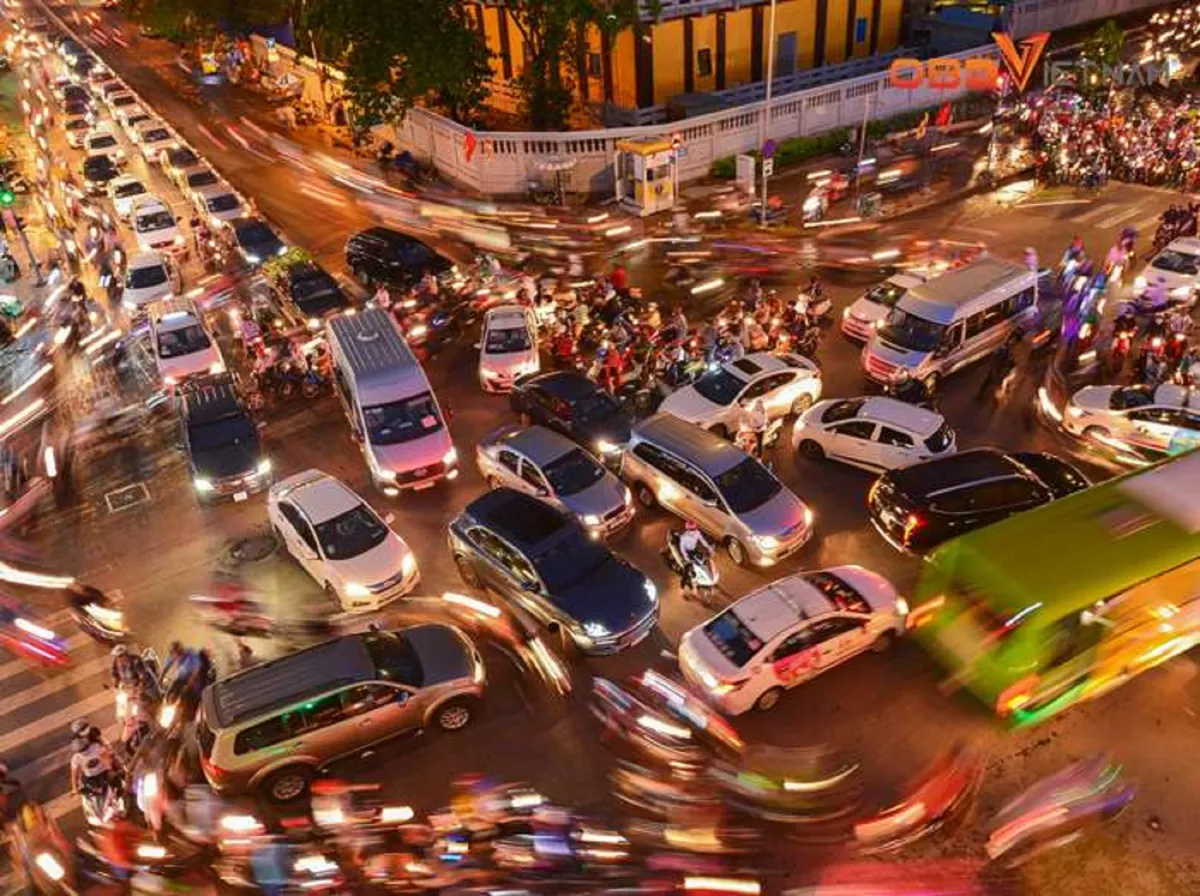 Đông đúc là lý do khiến nhiều tài xế ngại lái xe trong đô thị.