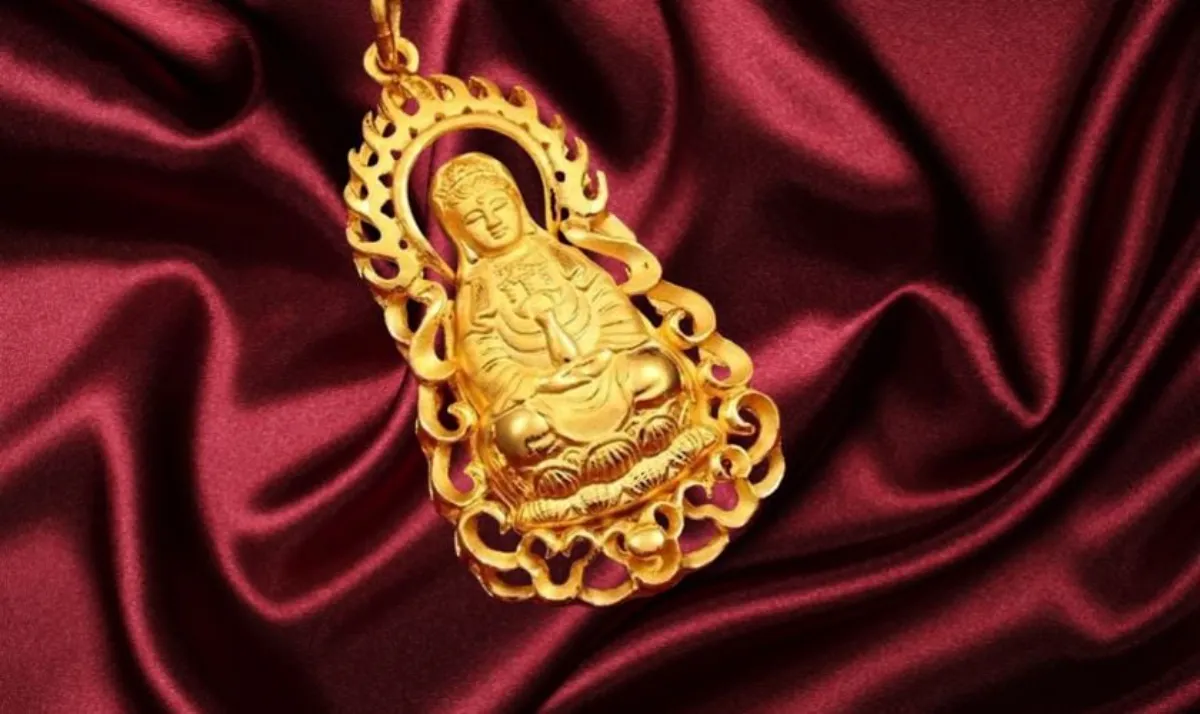 Phật Quan Âm mạ vàng