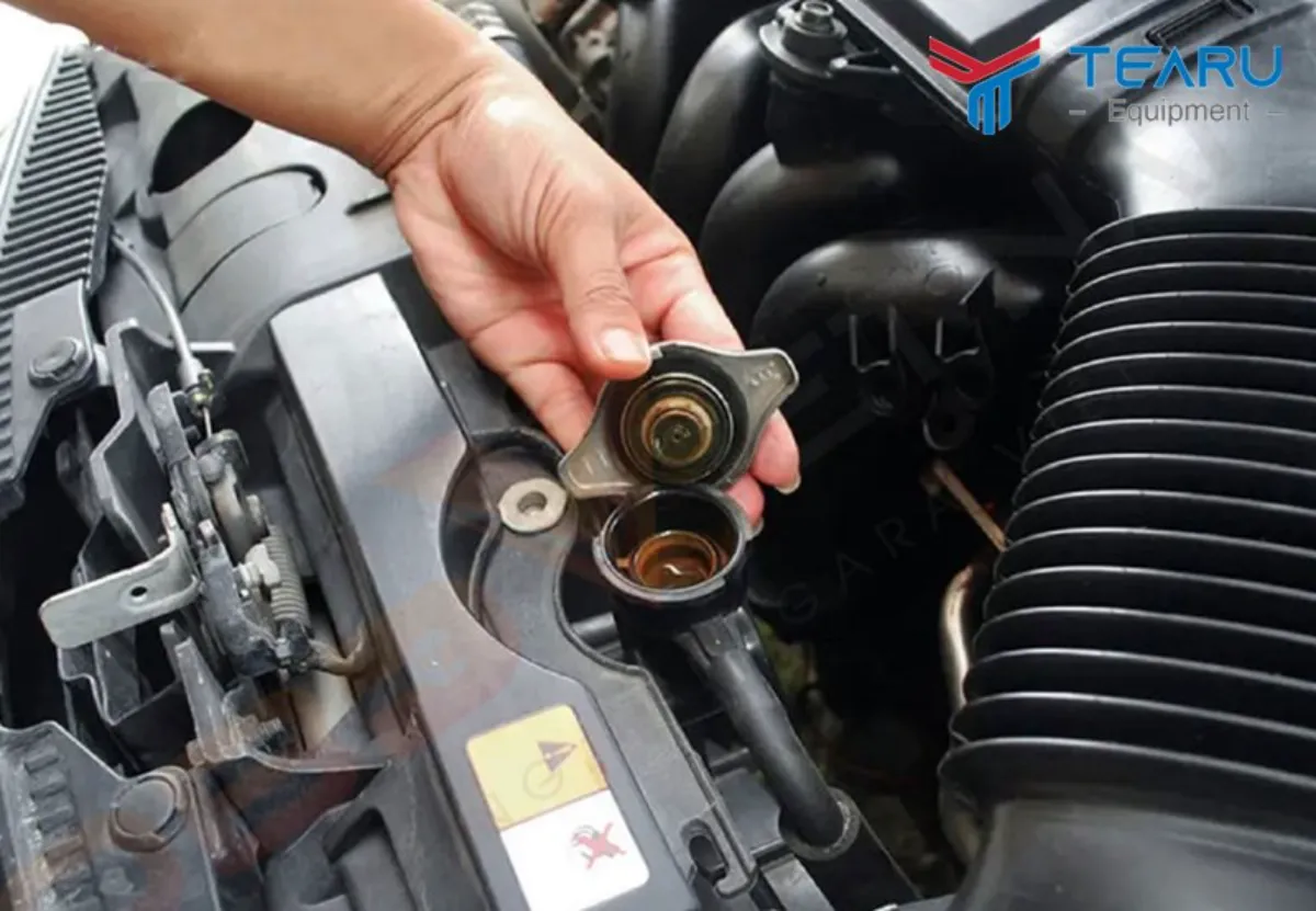 Dấu hiệu nhận biết xe đang hao nước làm mát