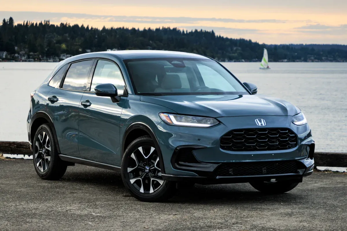 Thiết kế đầu xe Honda HR-V 2026 với lưới tản nhiệt mới